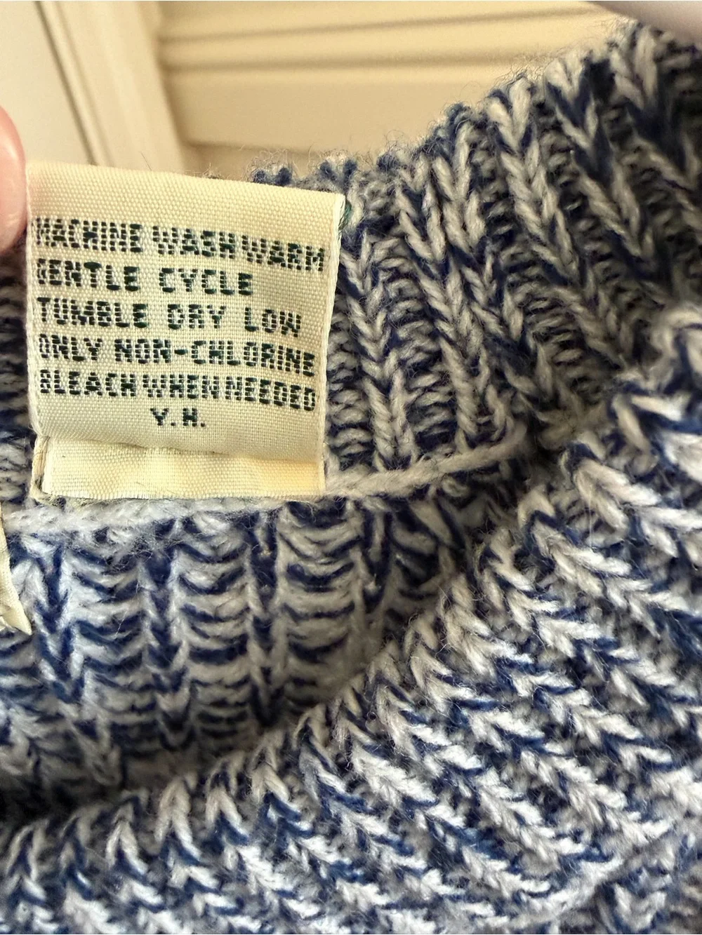 Vintage St. John's Bay Men's Navy and White Marled Crewneck Sweater
